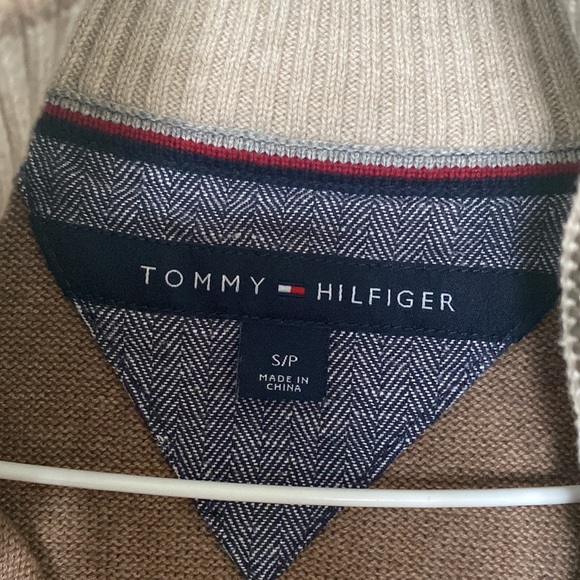 1 Small and 1 medium Tommy Hilfiger Quarter Zip sold seperately - Picture 4 of 6